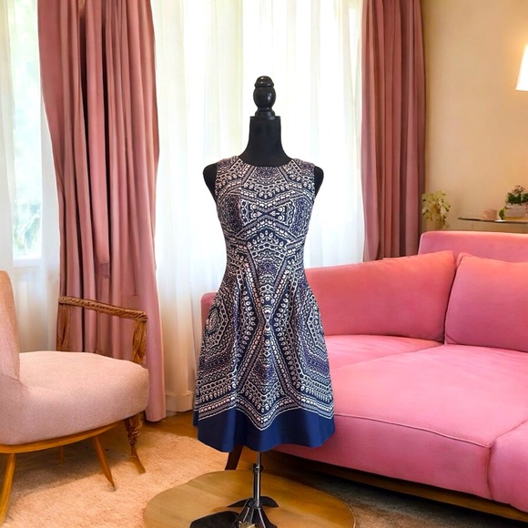 Vince Camuto Dresses & Skirts - Like New Vince Camuto Dress